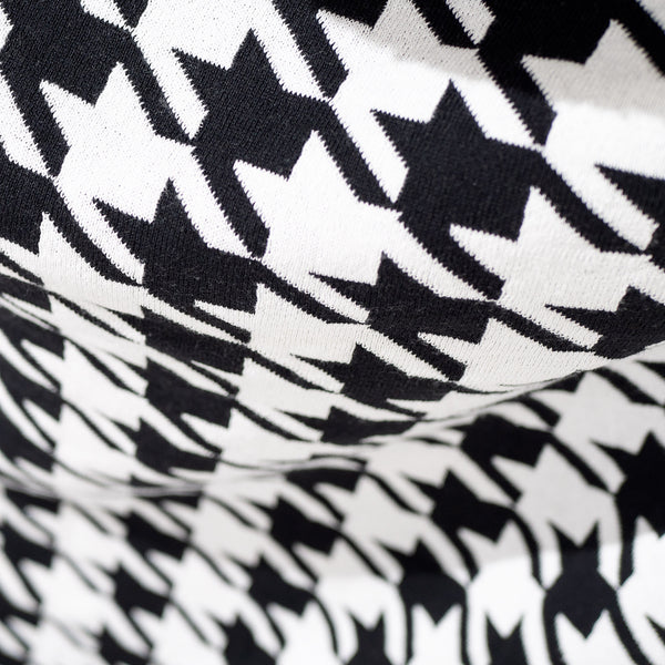 Huopa - Neulottu Koiranhampa Musta Fabric Close-up Image