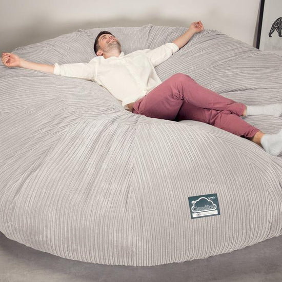 LOUNGE PUG, CloudSac 5000 XXXXXL - Suuri Muistivaahtotäytteinen Säkkituolisohva - Vakosametti Norsunluu